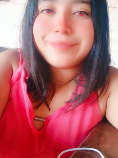 CurvYNena