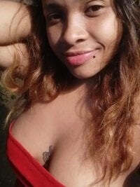 SweetyEvony_x's Offline Chat Room