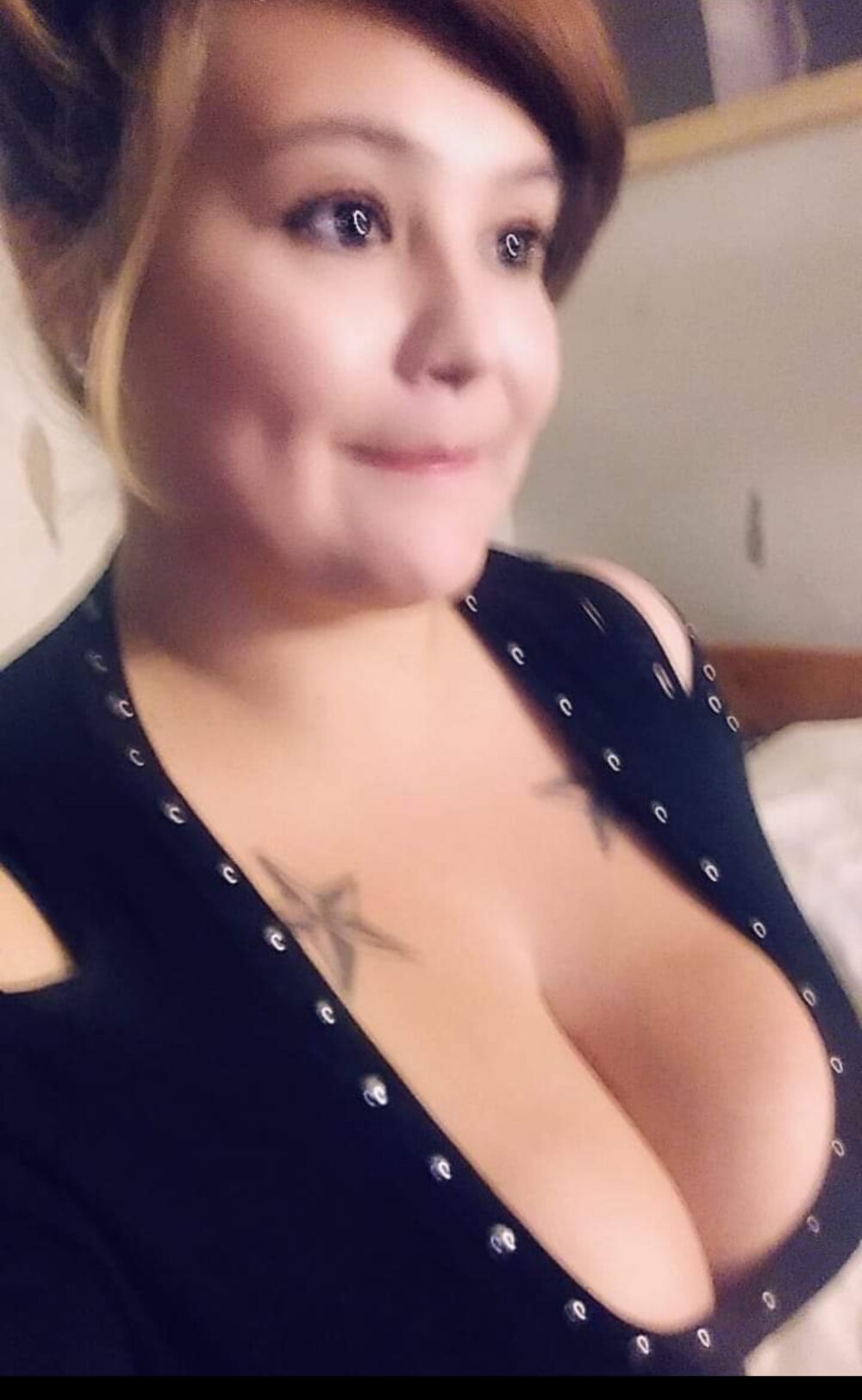 stripchat naylenelondon webcam profile pic via livesex.fan