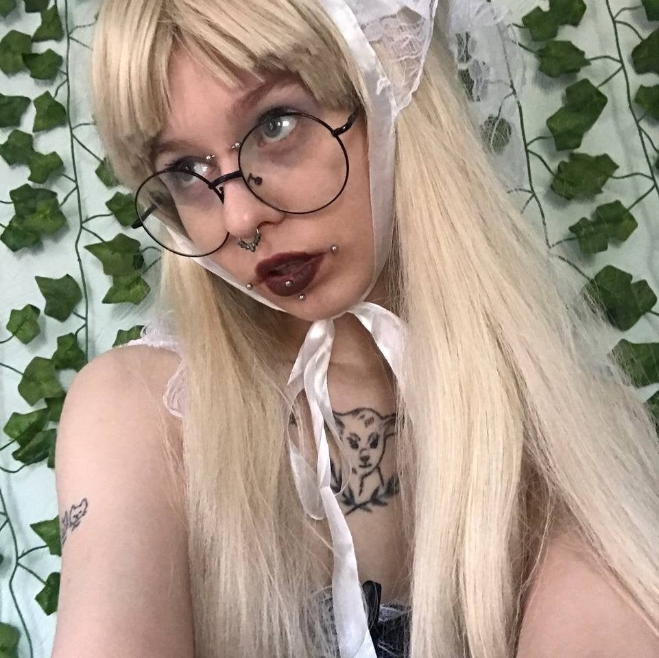 Kate_Grass' Offline Chat Room