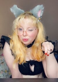 dollykookoo's Offline Chat Room
