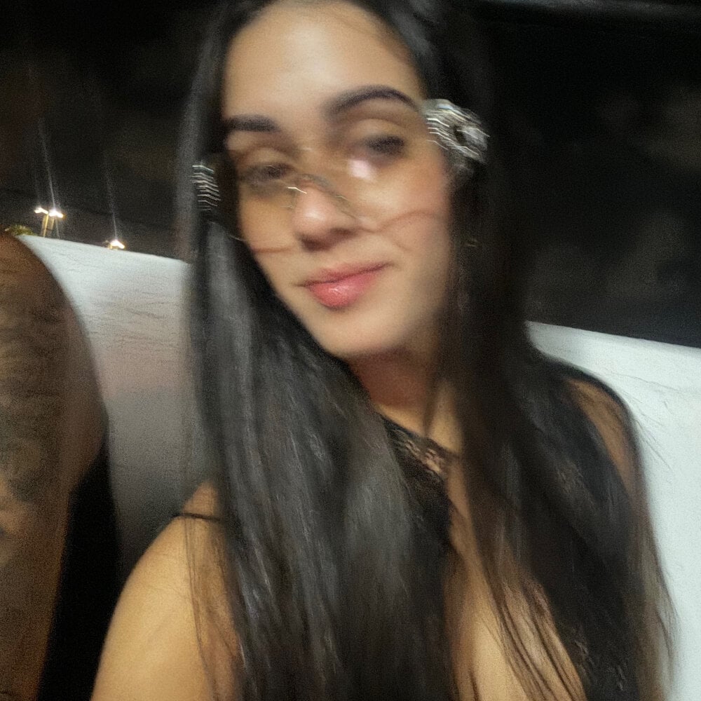 webcam-sexe.net esmeraldabelline livesex profile in ill-let-you-guess cams