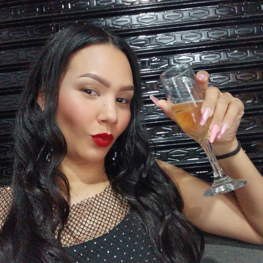 livesexbbwcams.com nicollady livesex profile in muscular cams