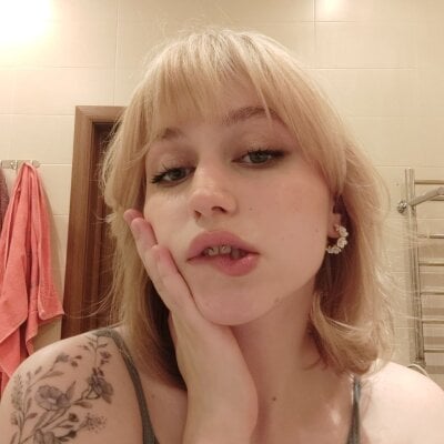 MariamBayse Female Girls Striptease Cam