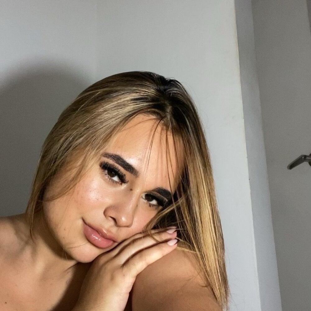 Cloe_mills' Offline XXX Chat