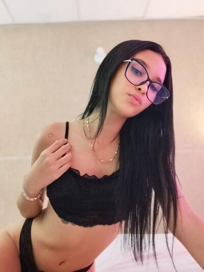 Gabyhorny_ - petite