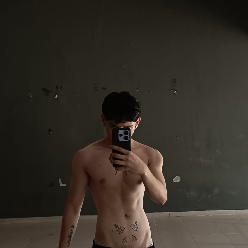 Logann_carter's Offline XXX Chat