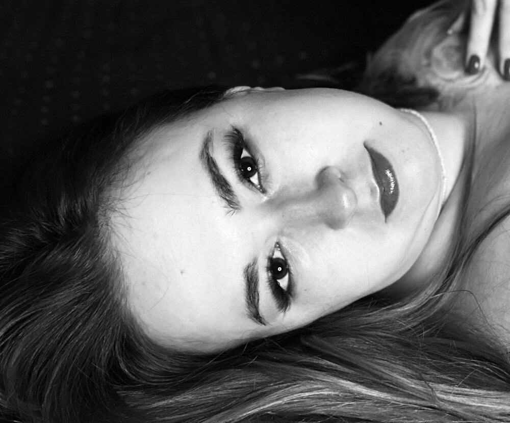 missnyrra from stripchat