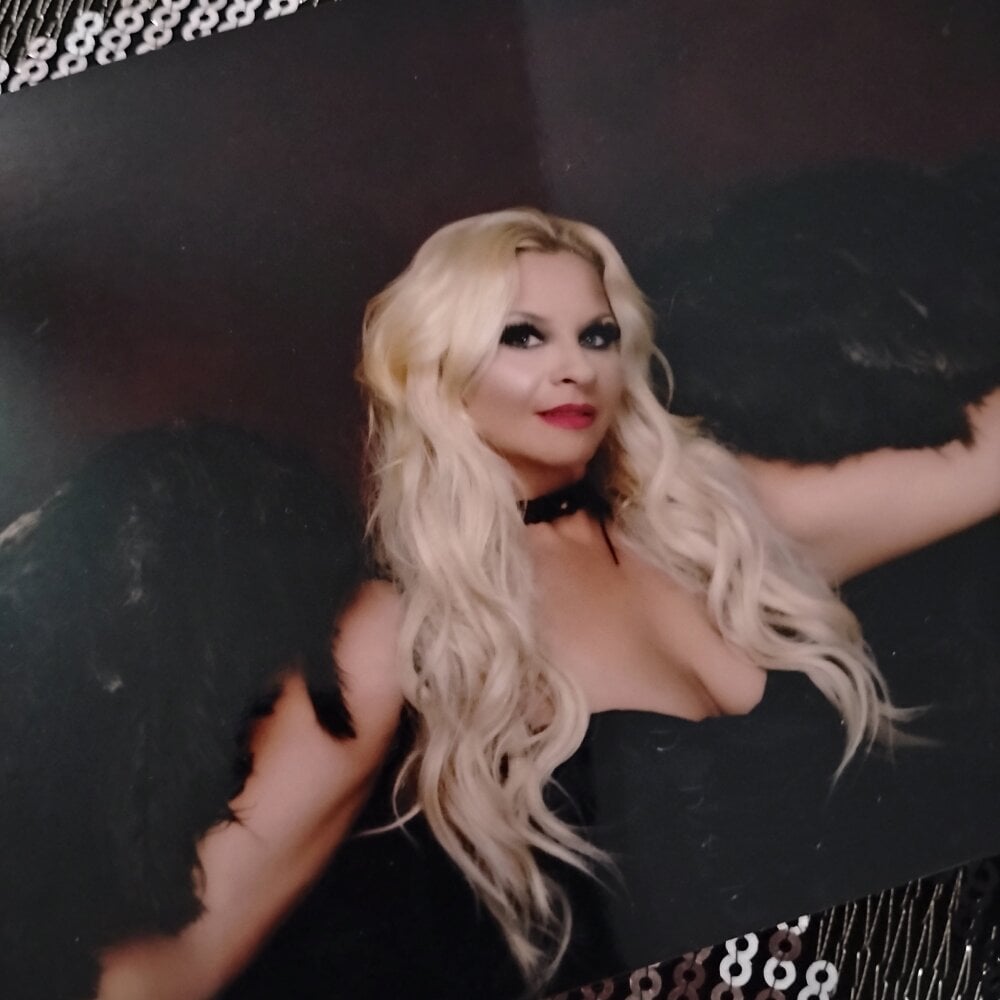 Sexyplaygirl83