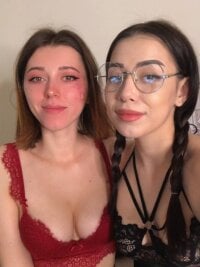 JuliaMorrls' Offline Chat Room
