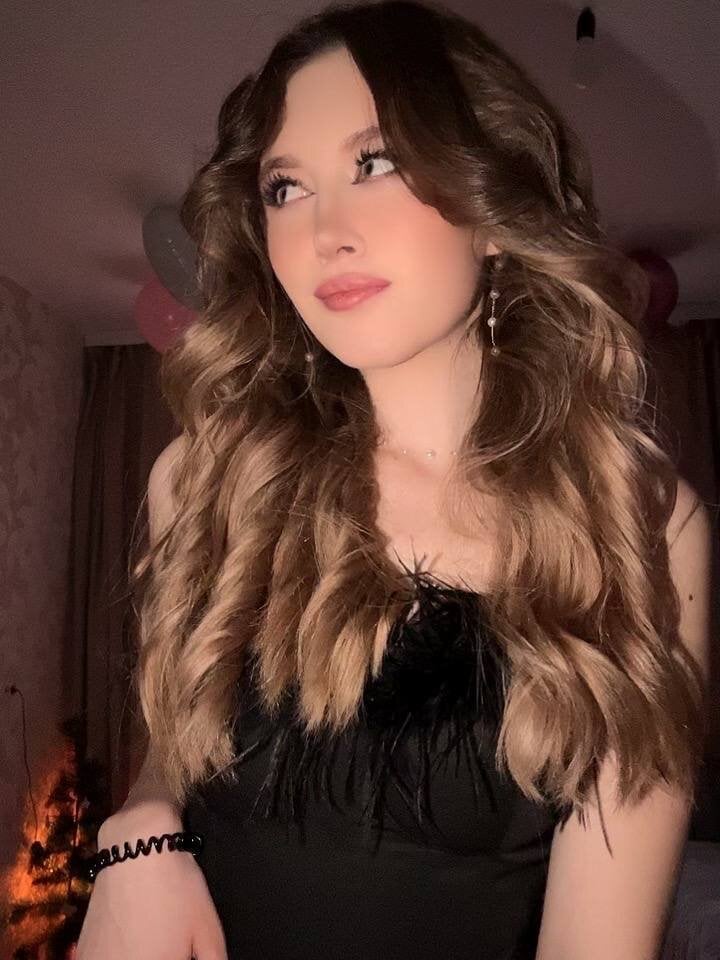 alinaorf from stripchat