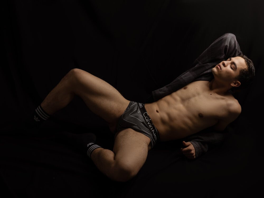 Leo_Watson profile