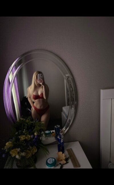 LucyProject nude on cam A