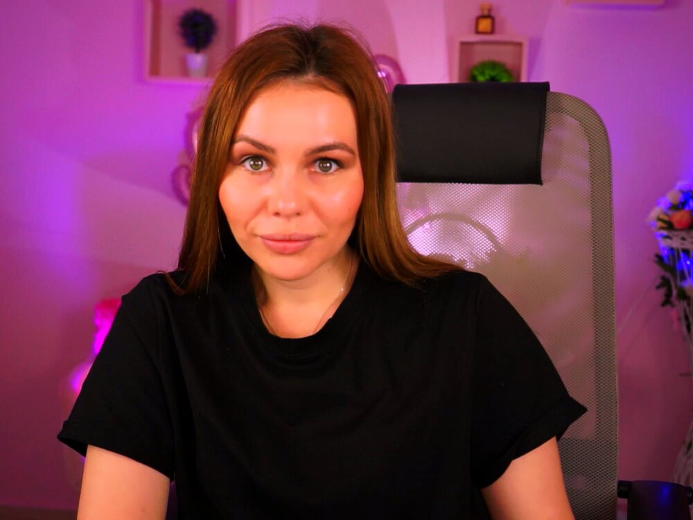 Live sex webcam photo for LoriCarroll #289982647