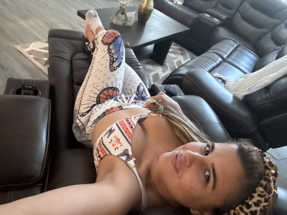 luvgirly from stripchat