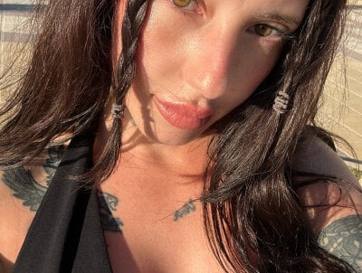 BellaGiaxx on StripChat