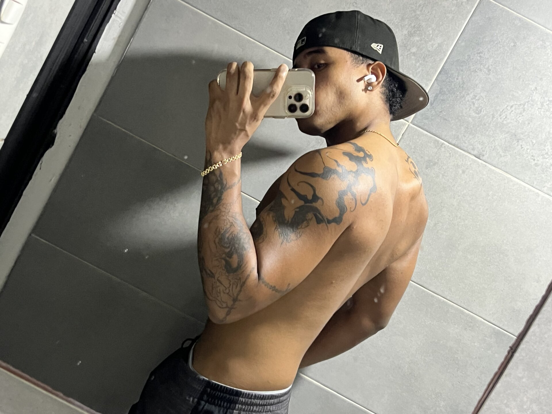 XXX Porn Photo of Nude FeitanGus 7