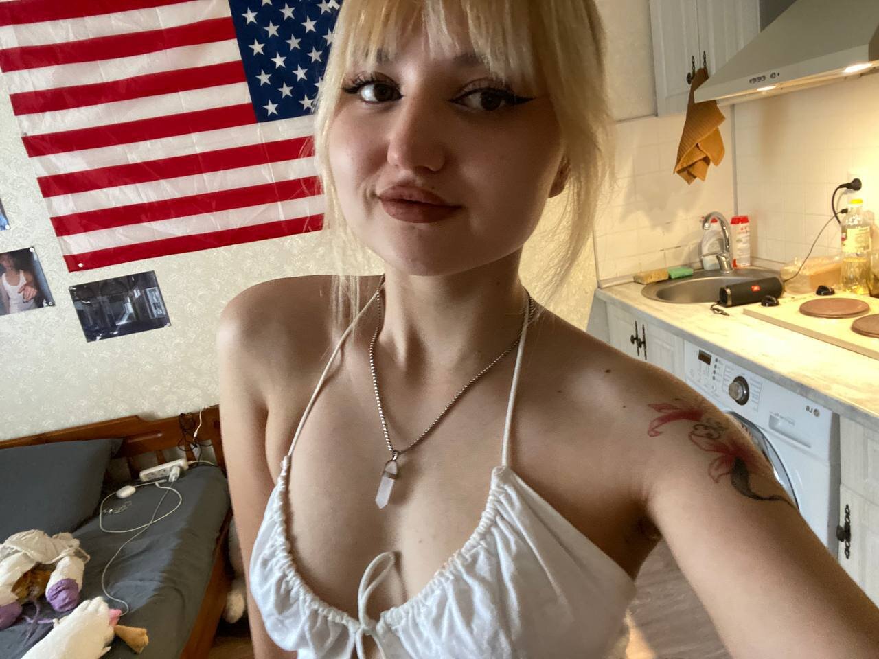 XXX Porn Photo of Nude Lasli_moon 9