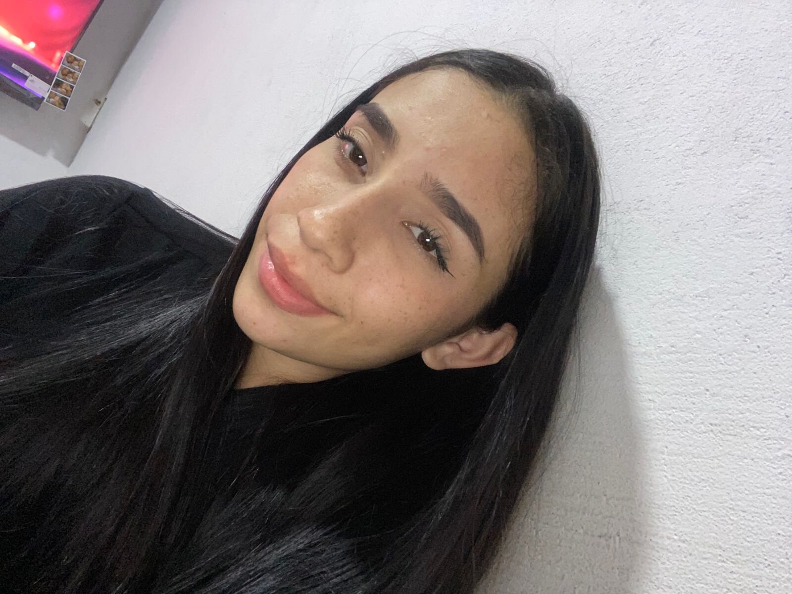 XXX Porn Photo of Nude pettite_pervertt 1