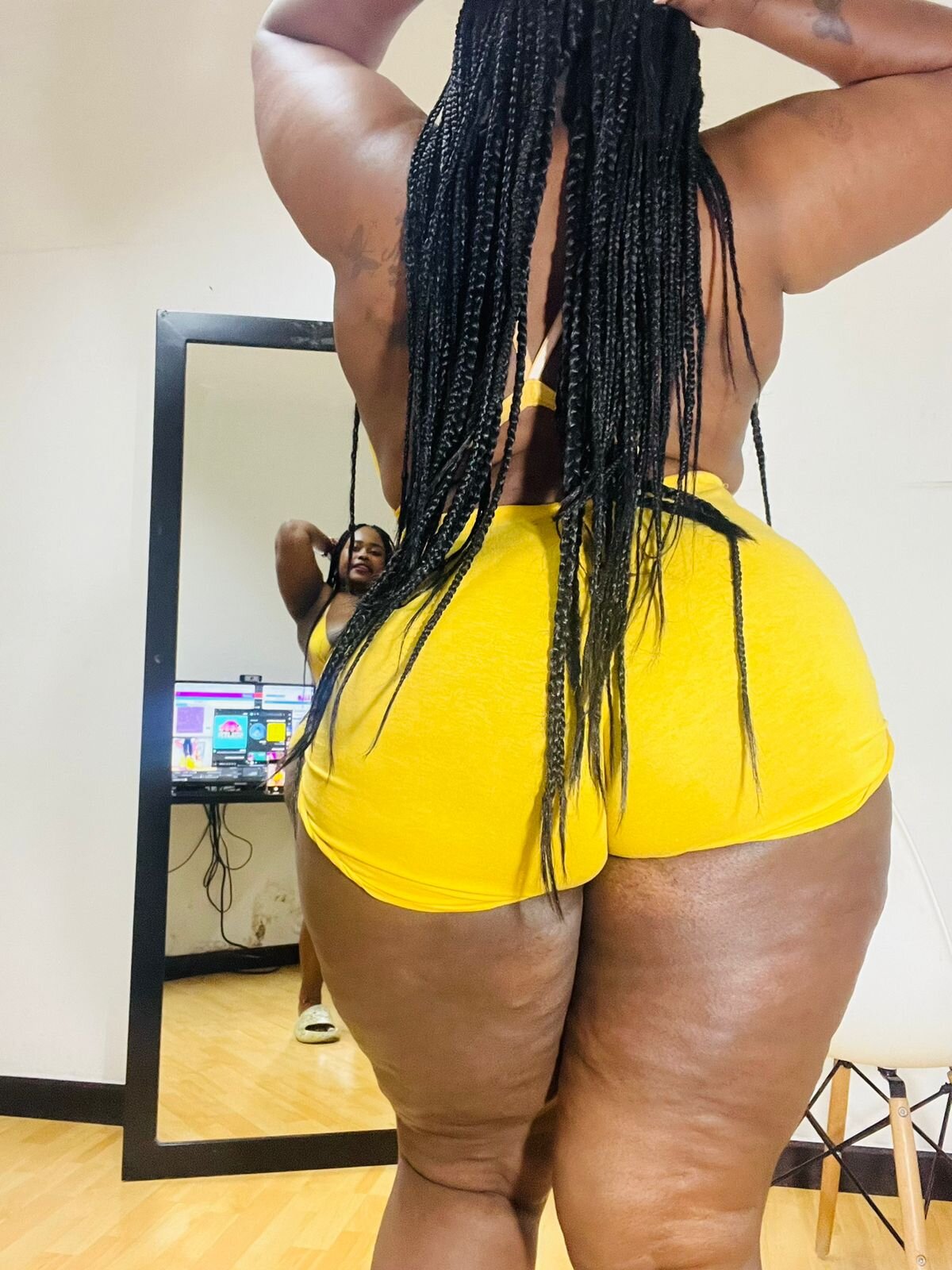 XXX Porn Photo of Nude exotic_karmella 68