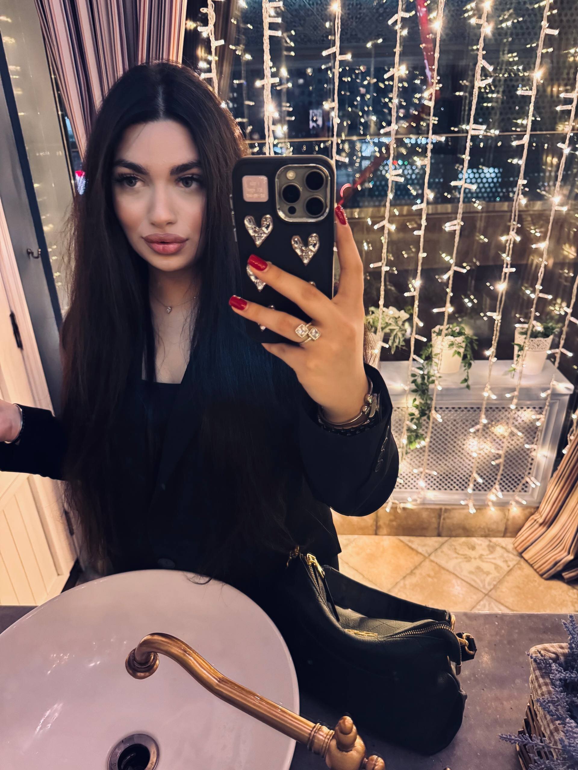 XXX Porn Photo of Nude EstherrPeterson 2