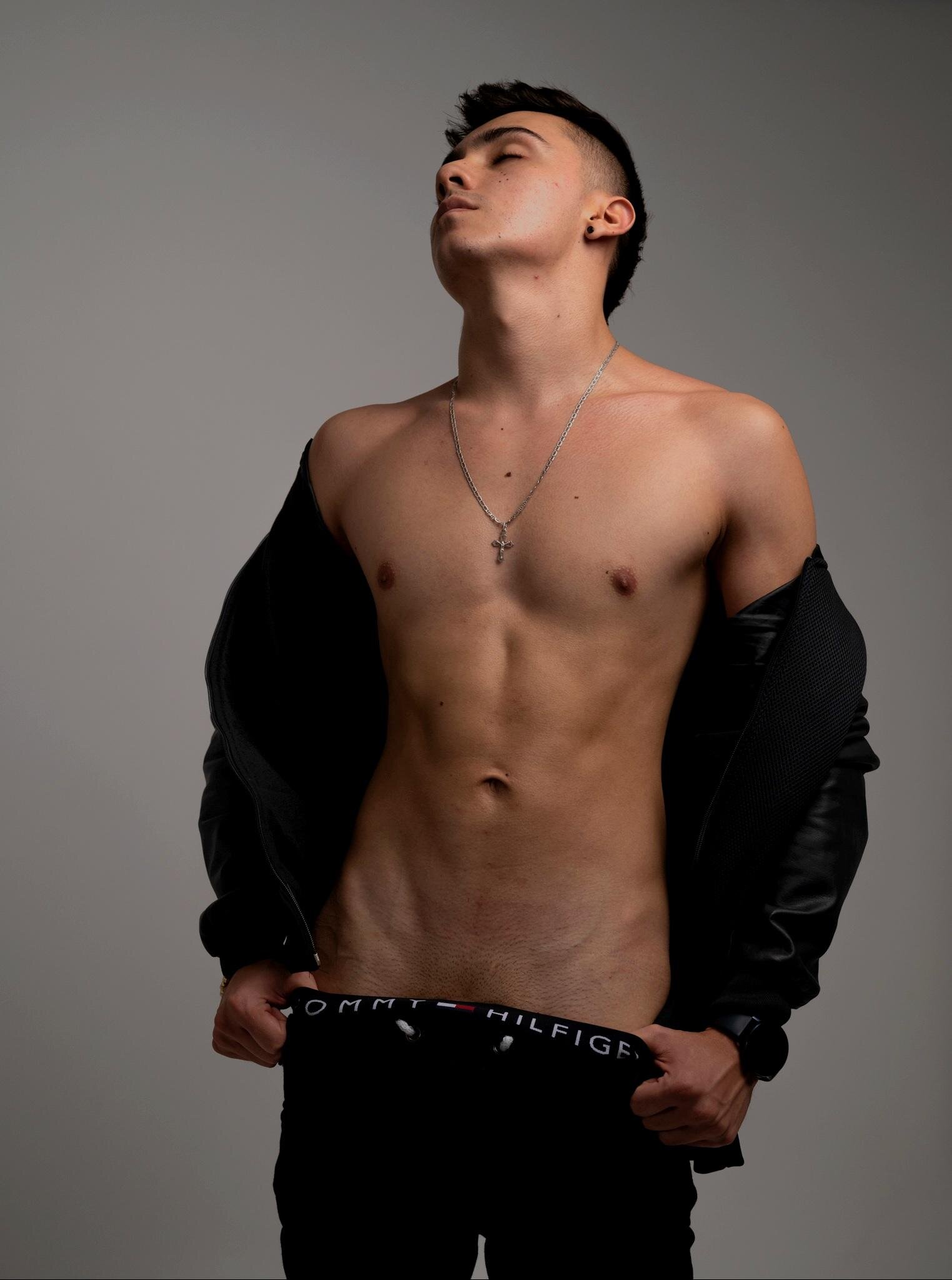 XXX Porn Photo of Nude aron__cooper 4