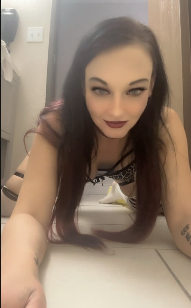XXX Porn Photo of Nude KarmaXblayze 6
