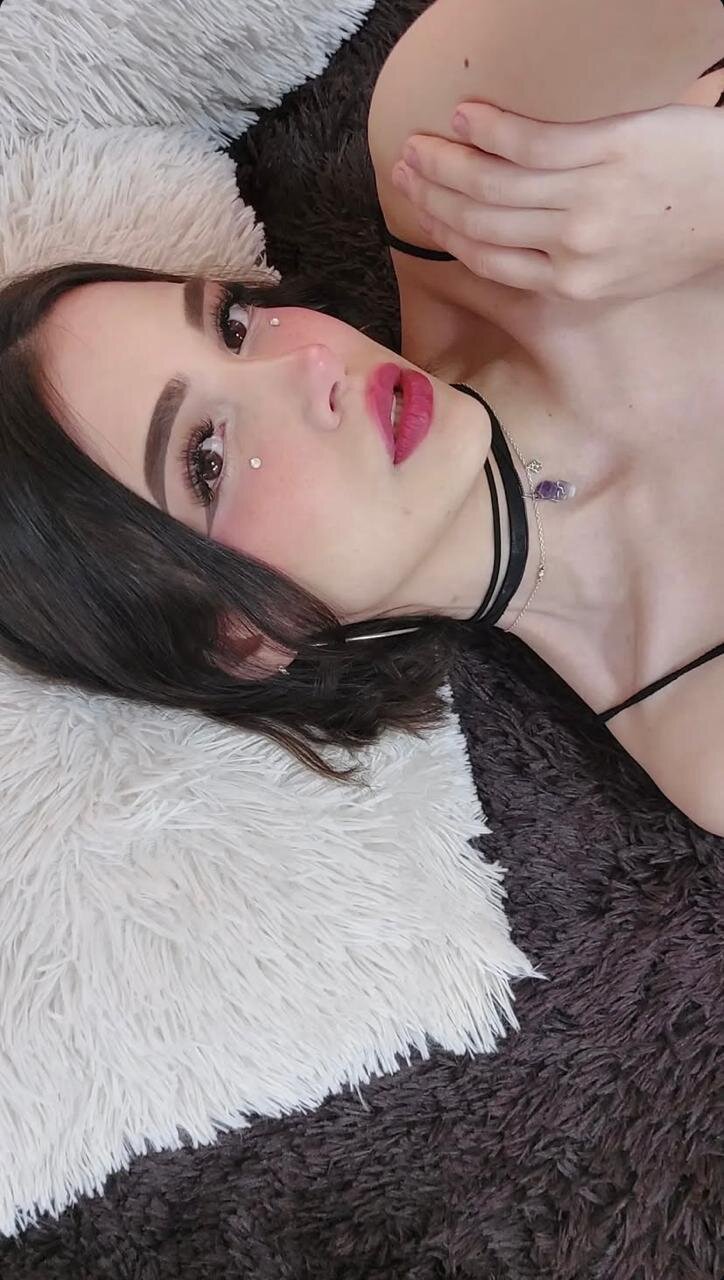 XXX Porn Photo of Nude samanthasquirt18_ 7