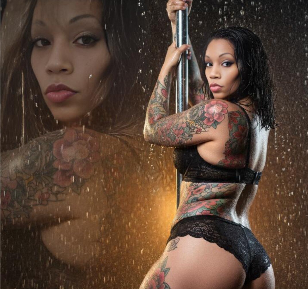 XXX Porn Photo of Nude MrsToniTone 6