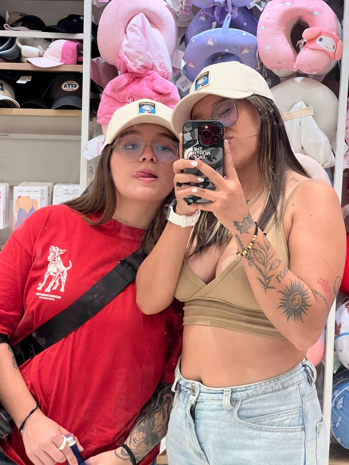 XXX Porn Photo of Nude Annie_and_Raven 2
