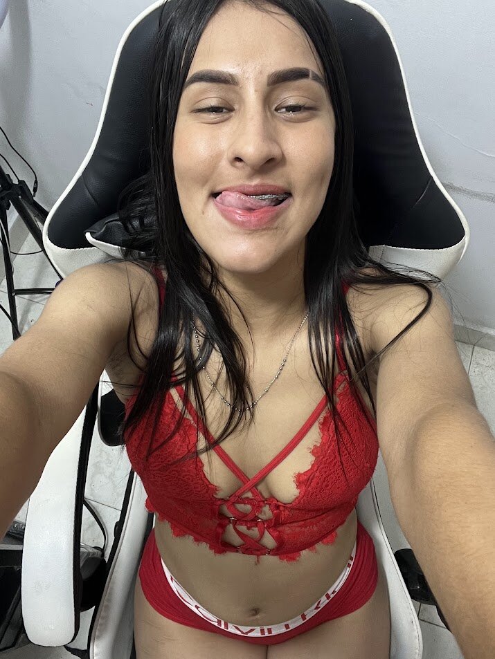 XXX Porn Photo of Nude sofixskinny23 12