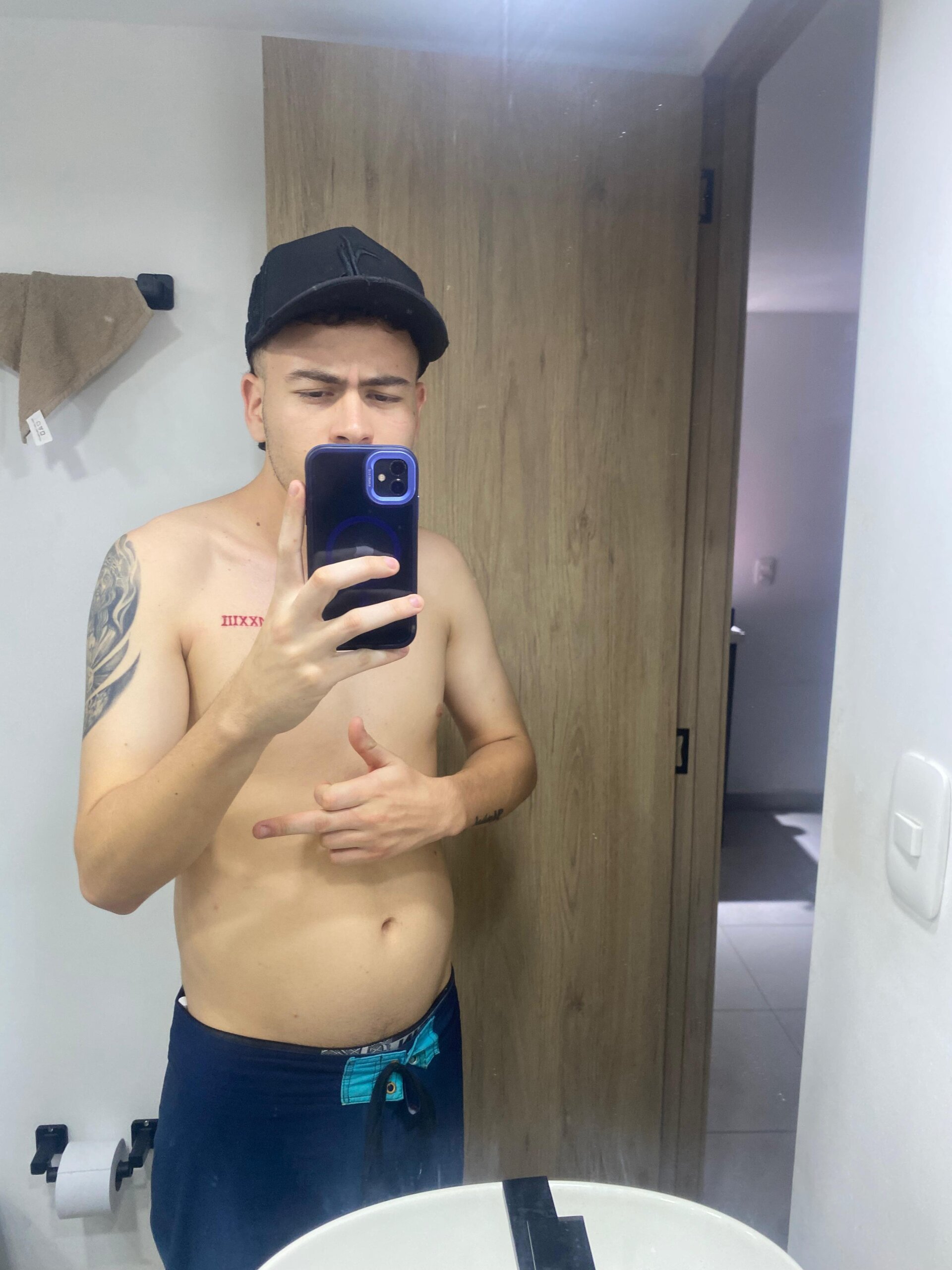 XXX Porn Photo of Nude Dante_Golden 4
