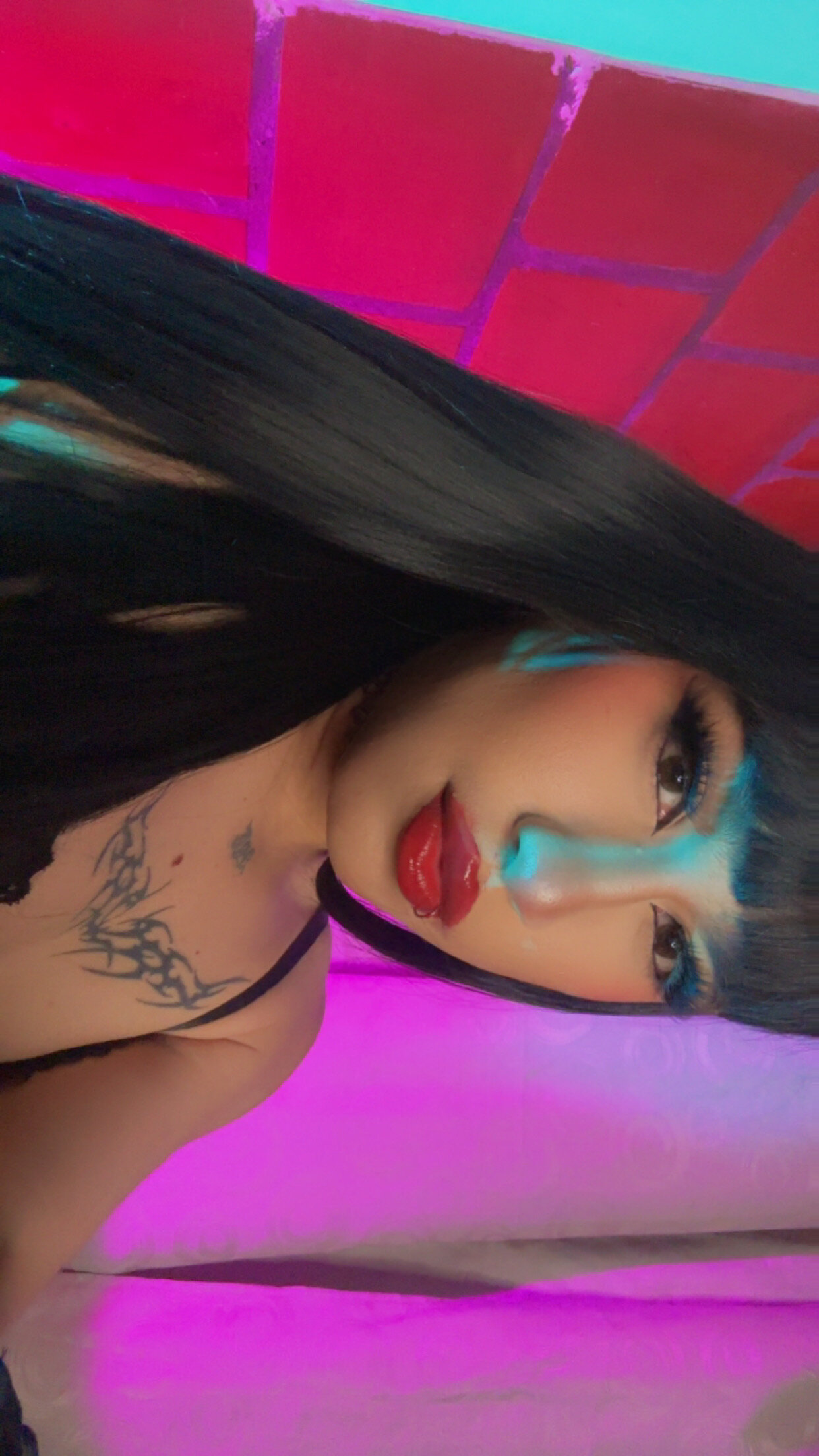 XXX Porn Photo of Nude QueenAri_ 18