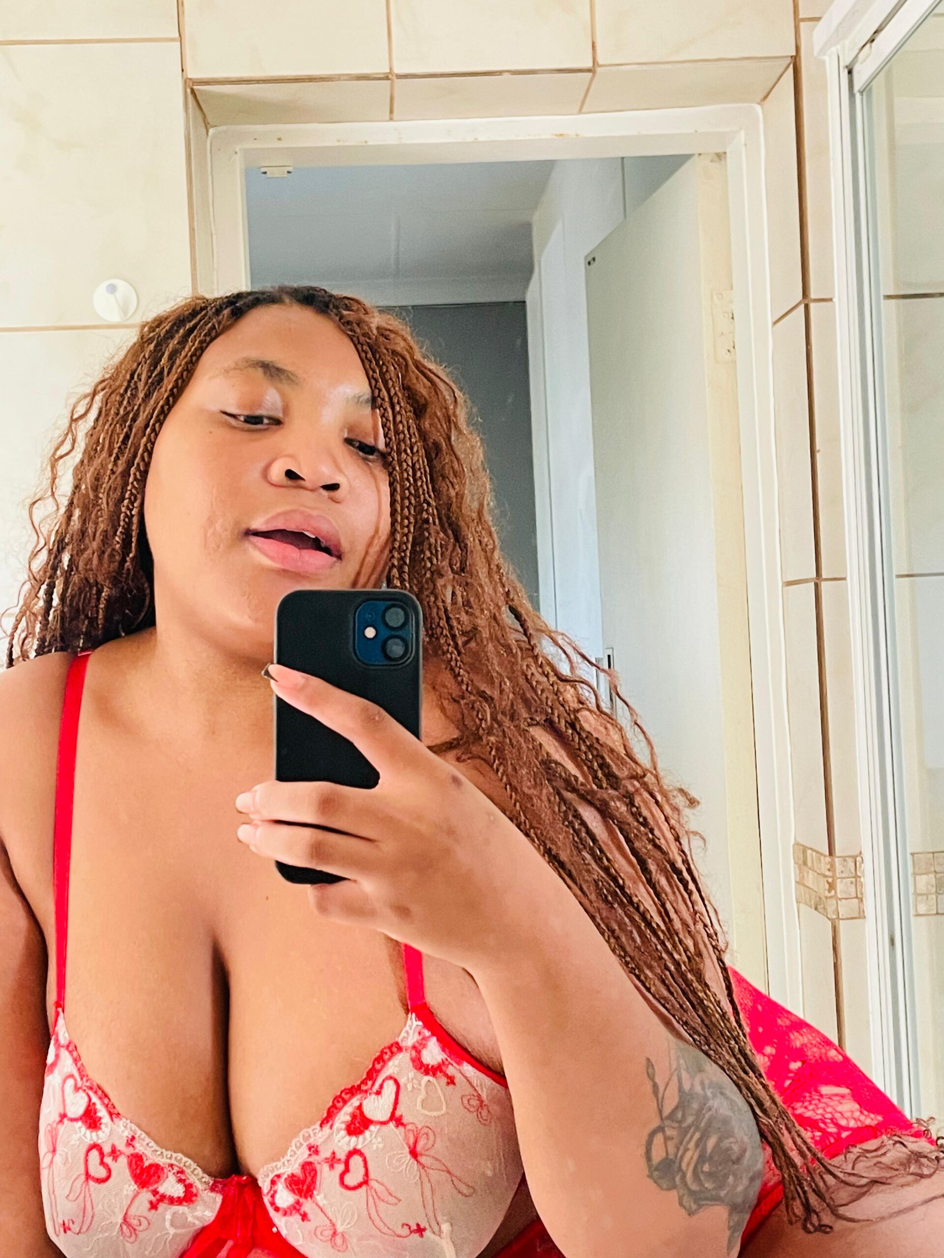 XXX Porn Photo of Nude BeverlyQueen14 2