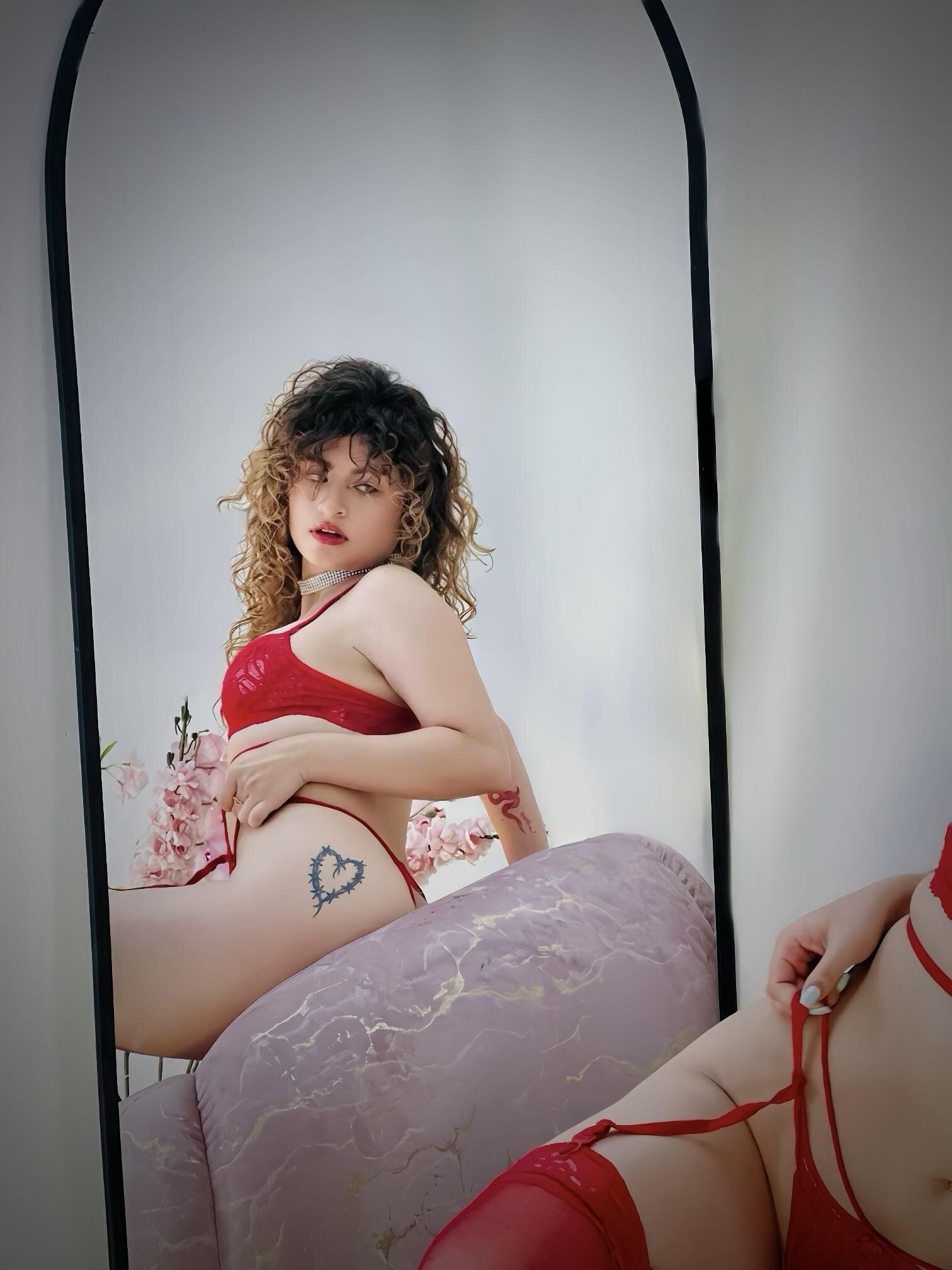 XXX Porn Photo of Nude Emili_Rousee_ 20