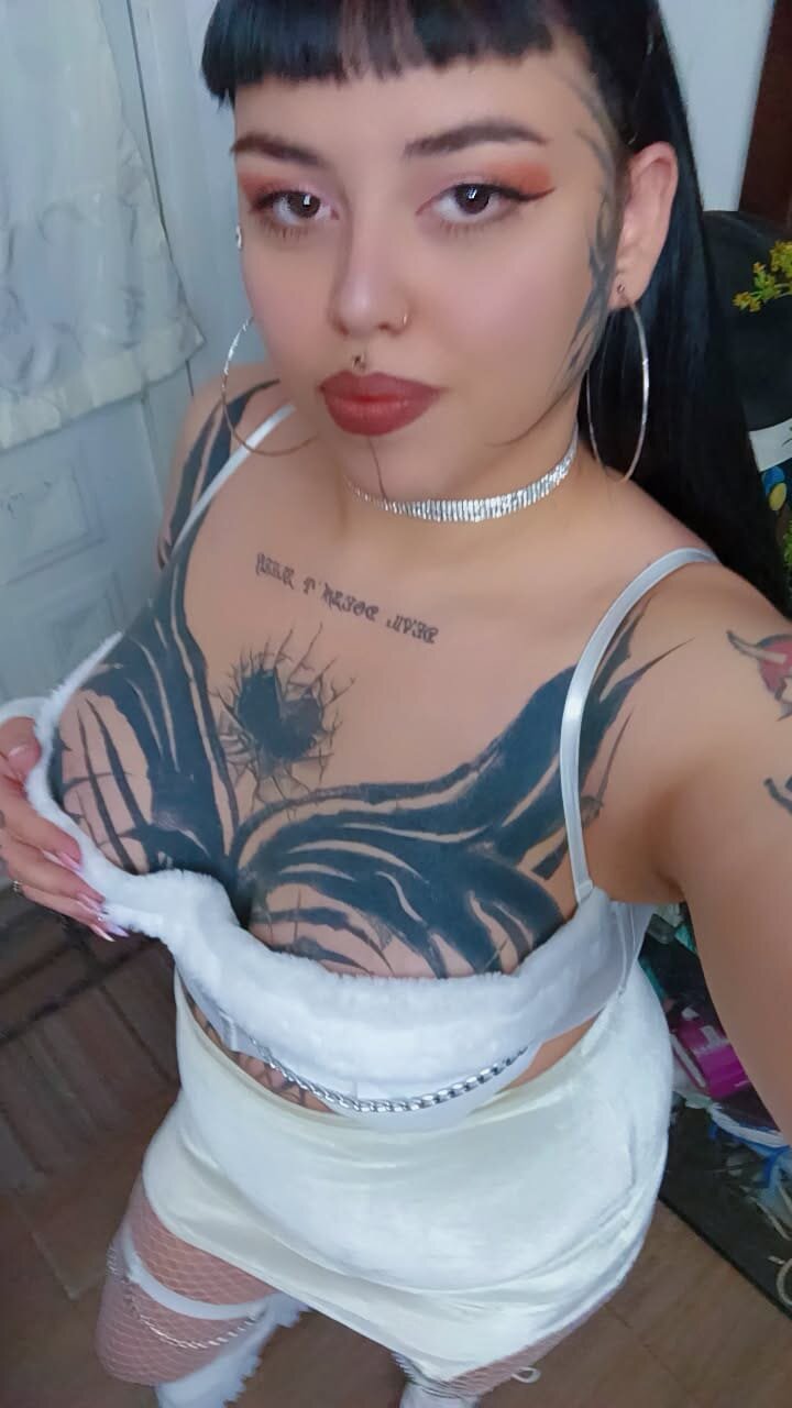 XXX Porn Photo of Nude malboro_01 18
