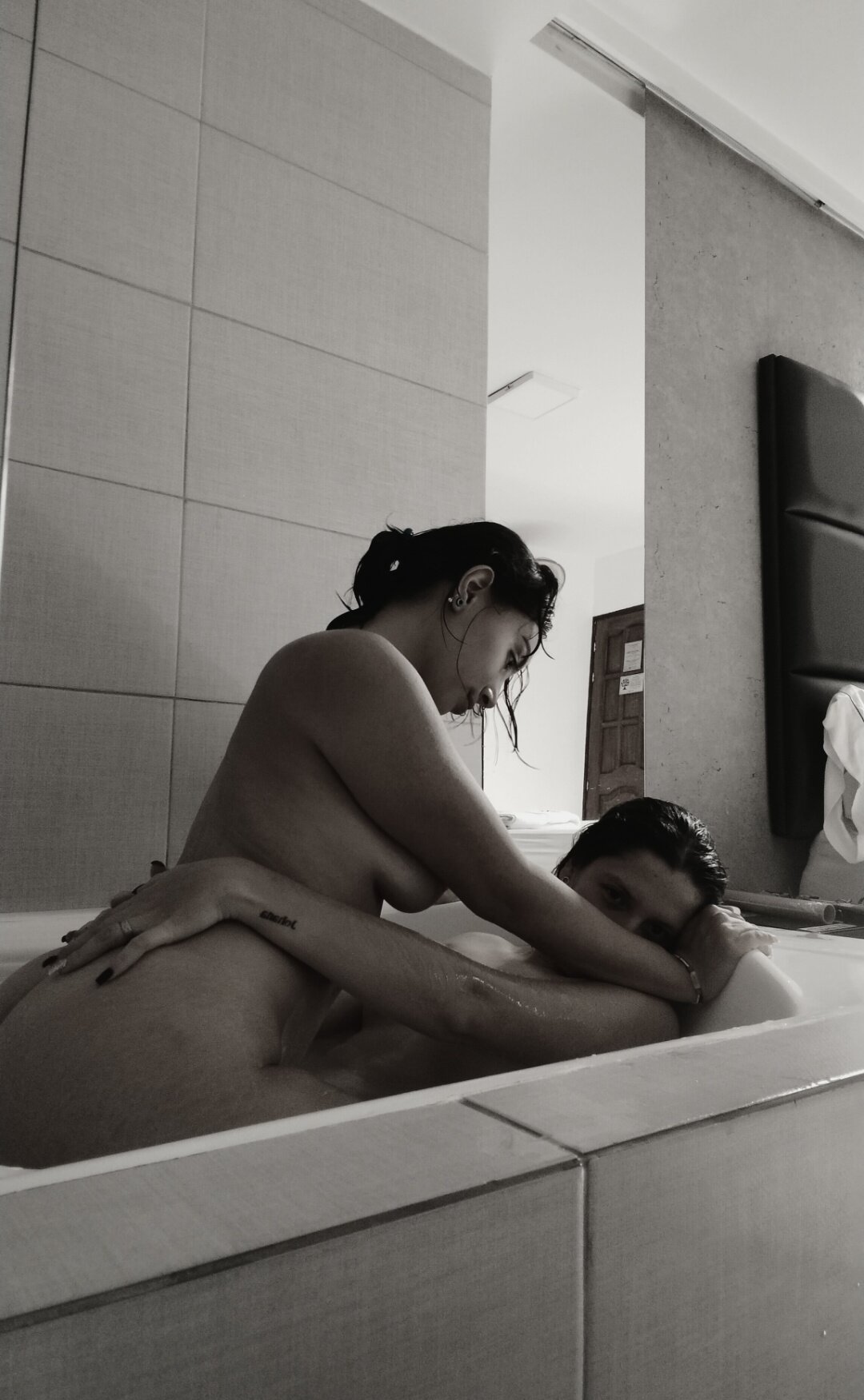 XXX Porn Photo of Nude Vane_and_Zoe 5