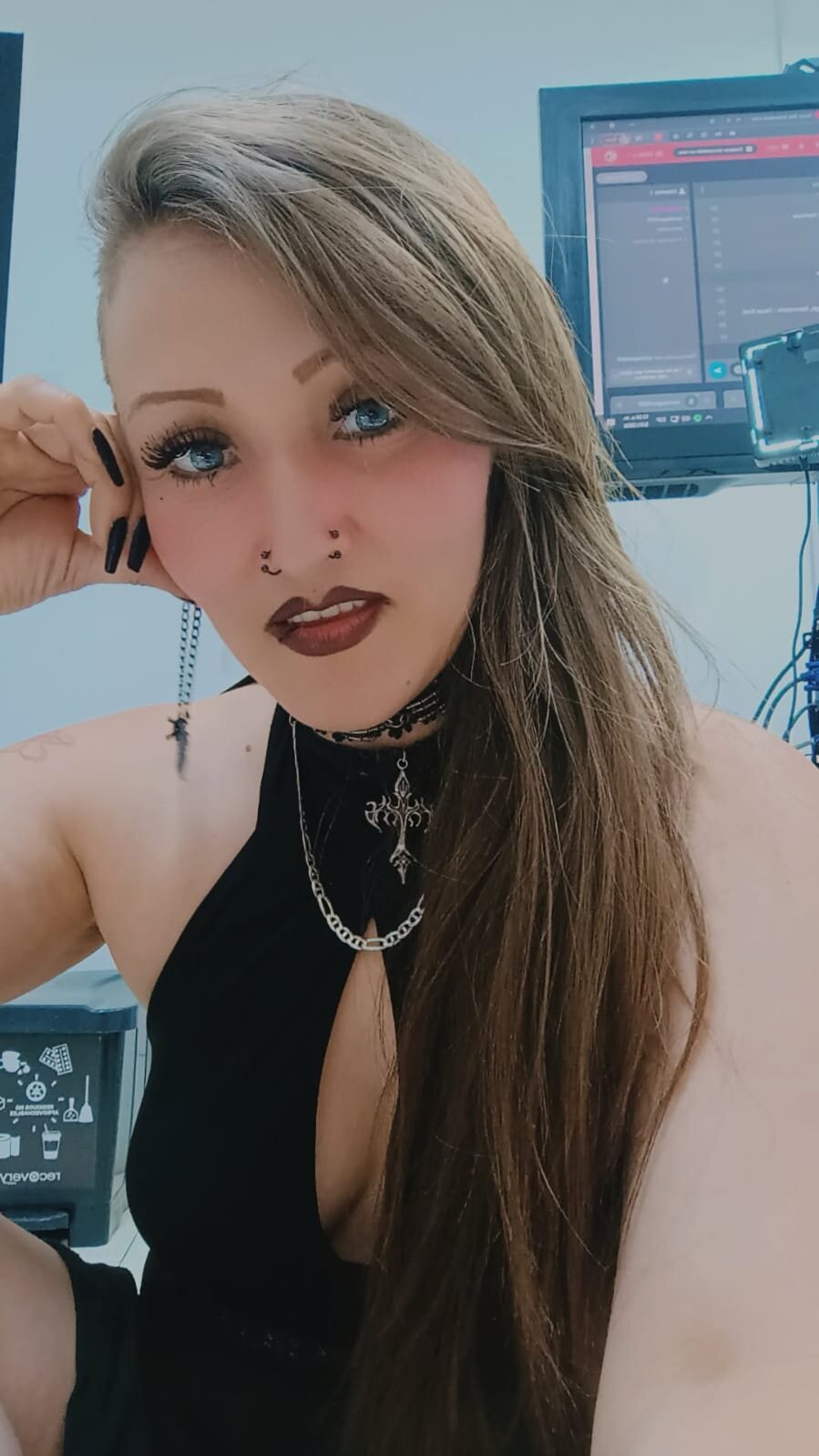 XXX Porn Photo of Nude Lilith_Draven 2
