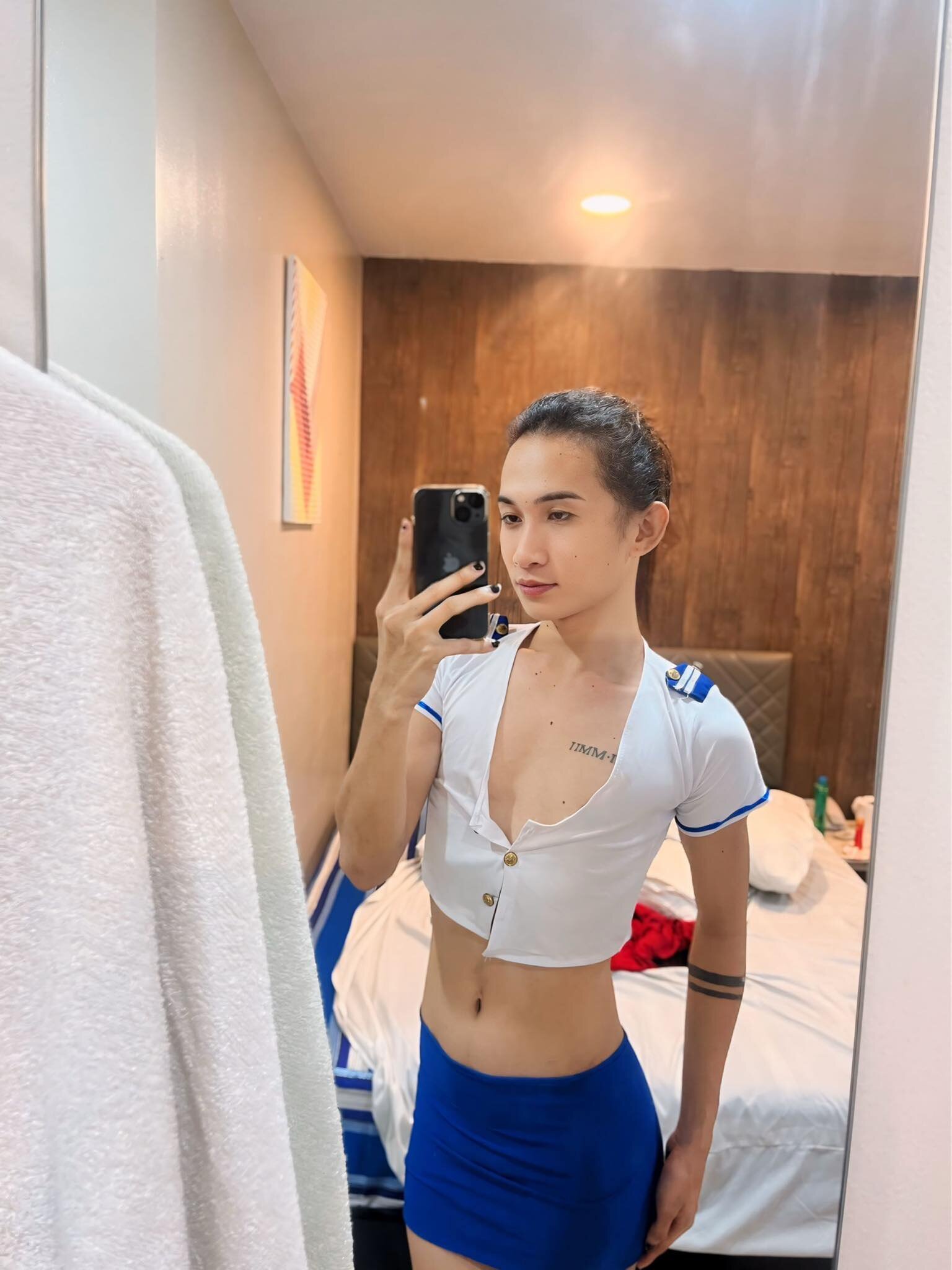 XXX Porn Photo of Nude 8inchesMonsterCock69 8