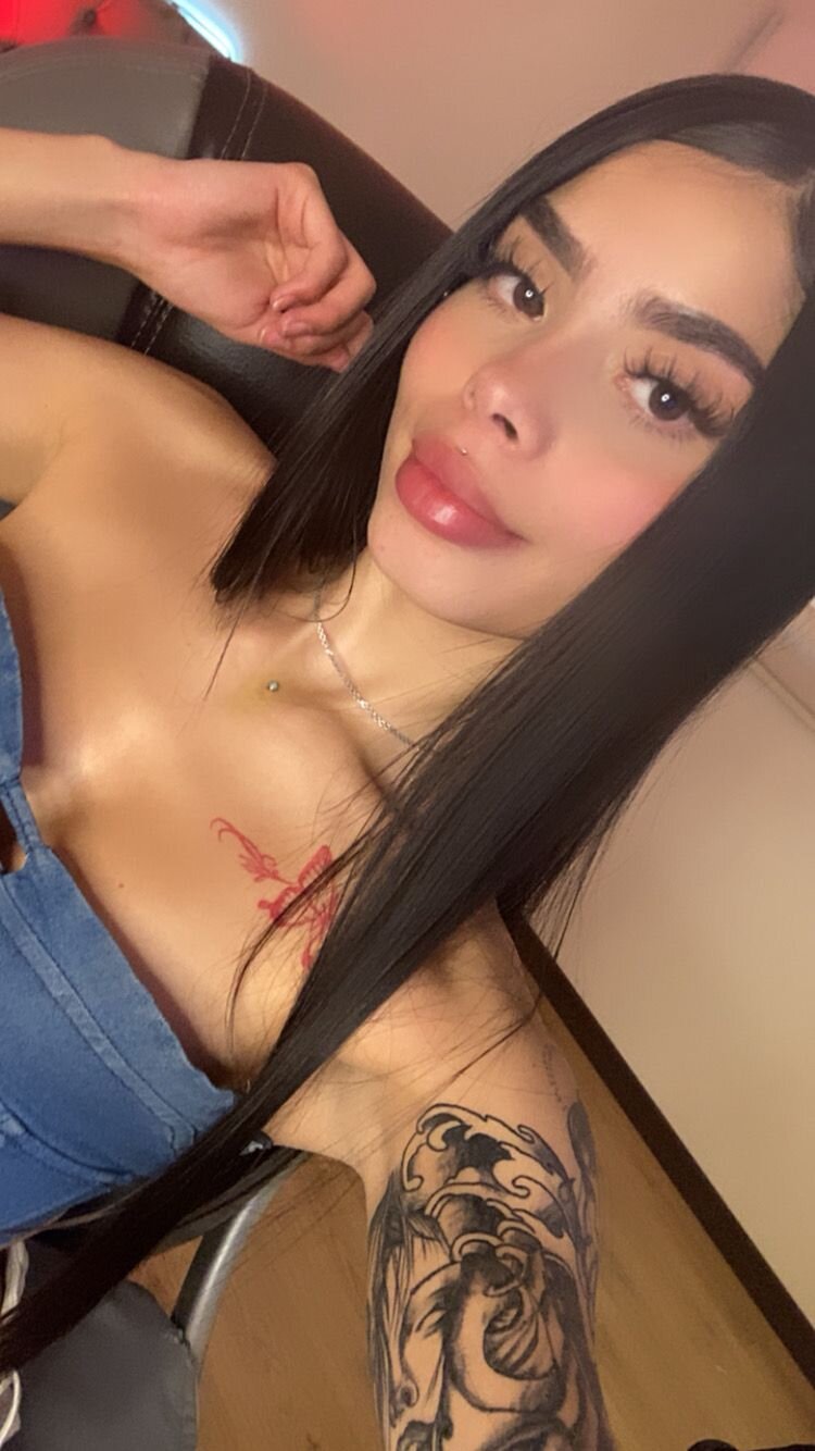 XXX Porn Photo of Nude GuggaHell 11