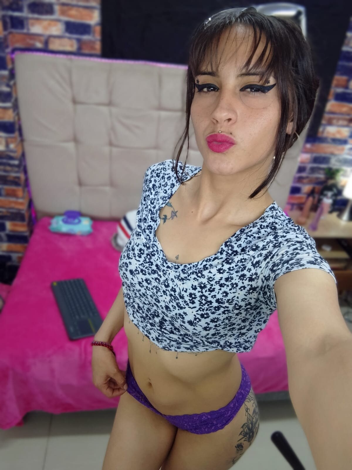 XXX Porn Photo of Nude mikaela_iris 12