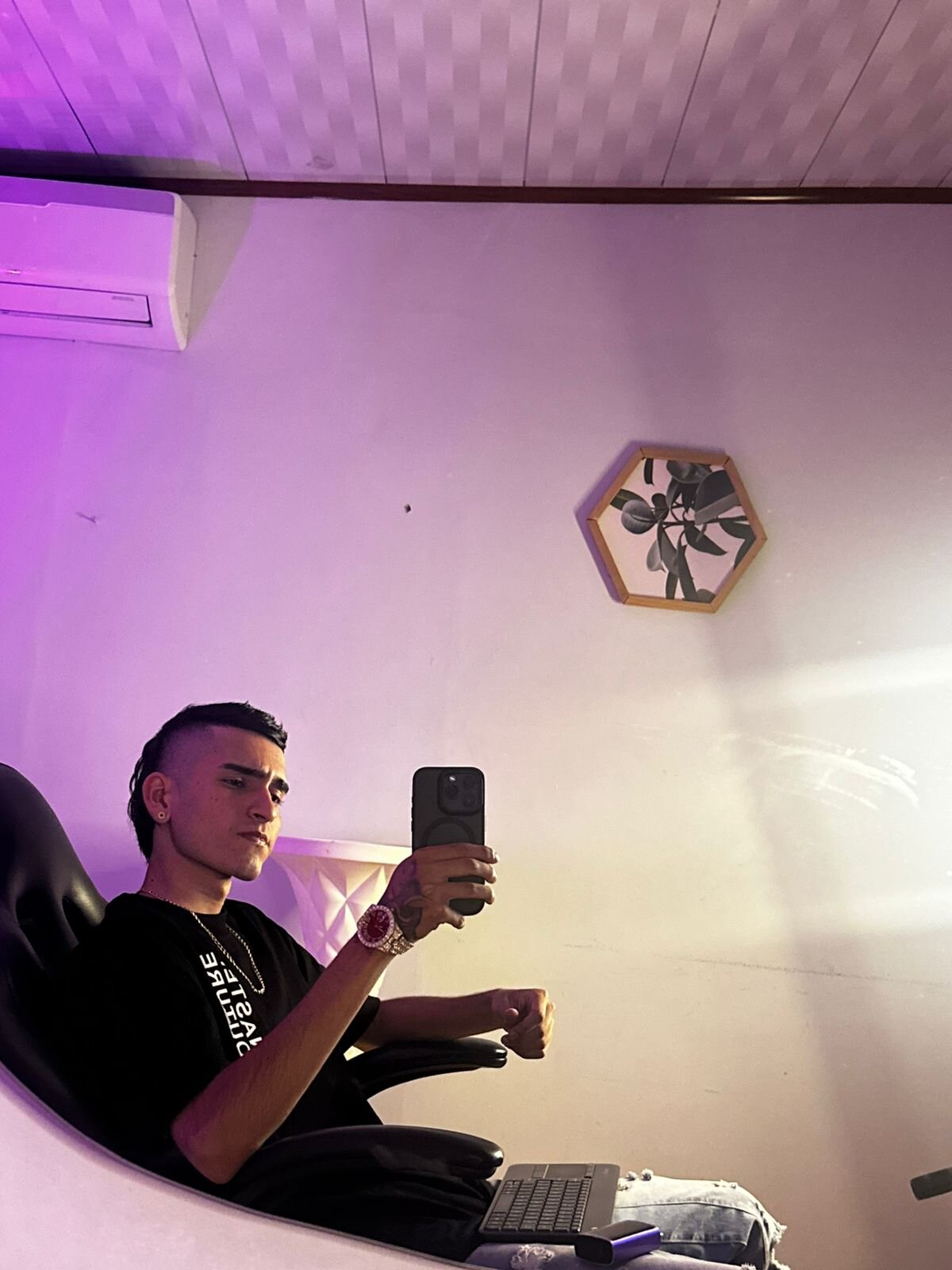 XXX Porn Photo of Nude Ethan_Boy_ 3