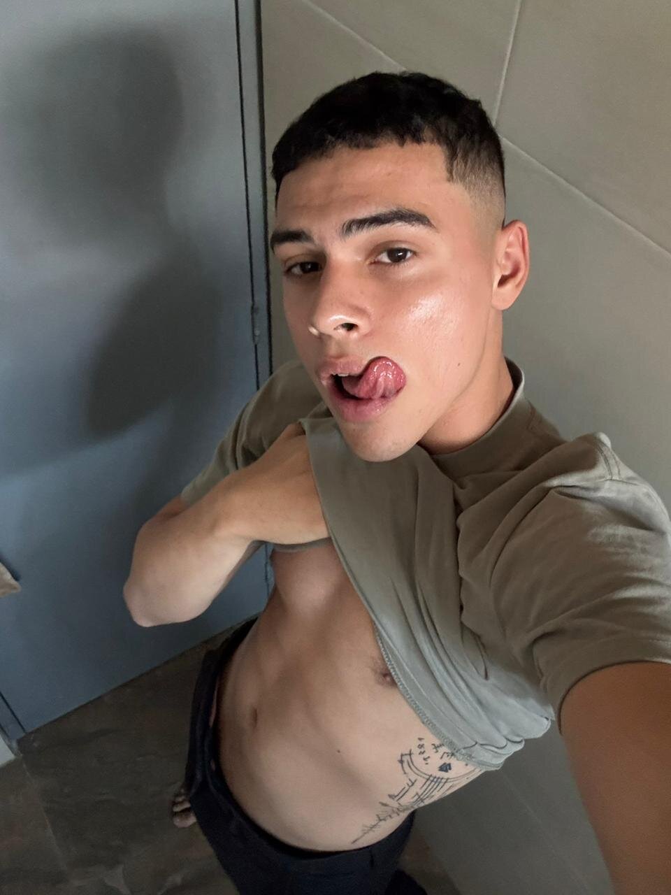 XXX Porn Photo of Nude David_Infern0 3