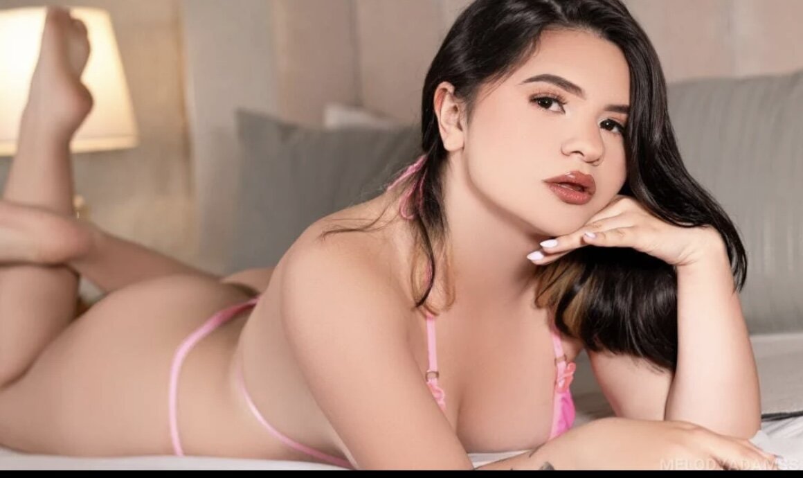XXX Porn Photo of Nude Macken_Hoot 2