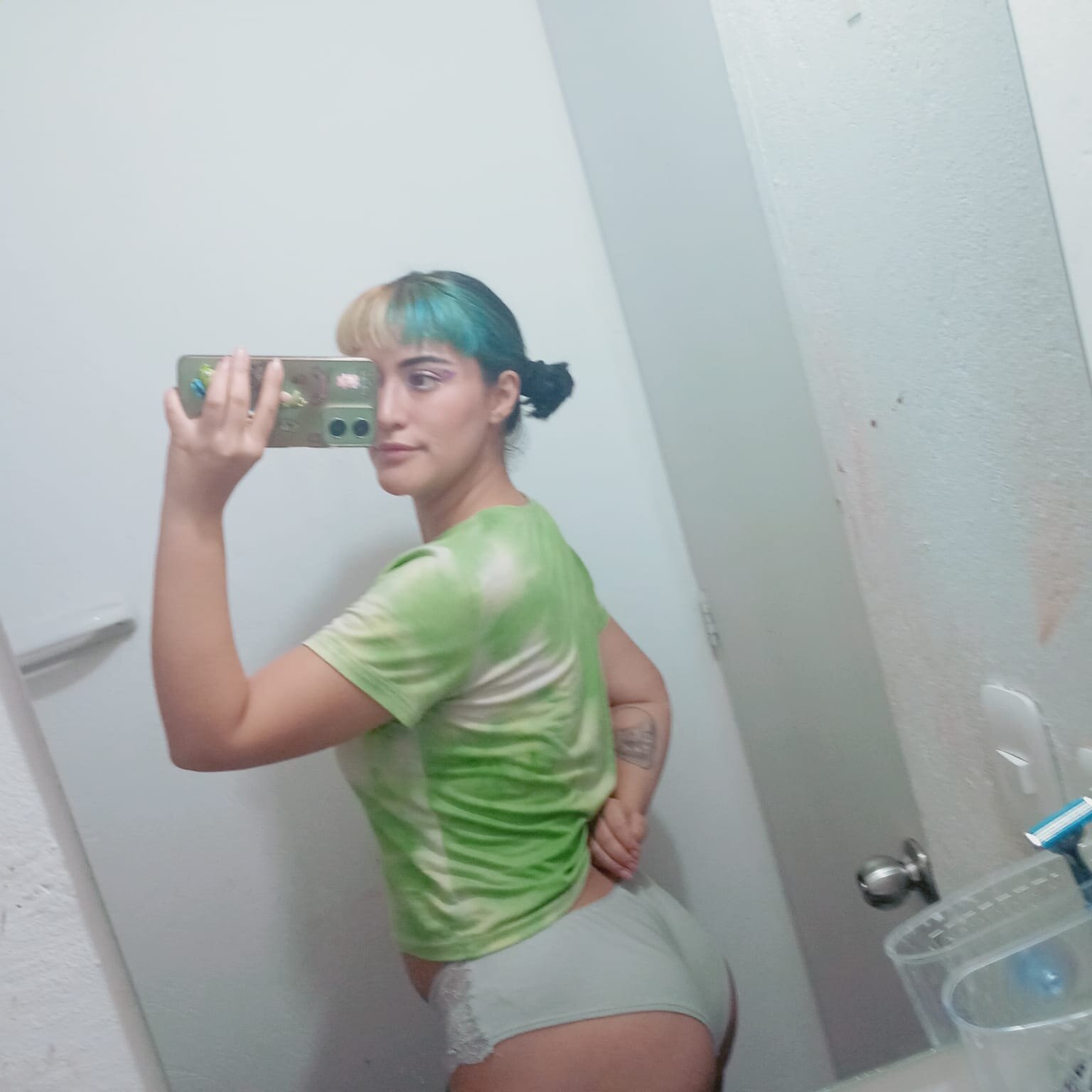 XXX Porn Photo of Nude KarenT_xxx 12
