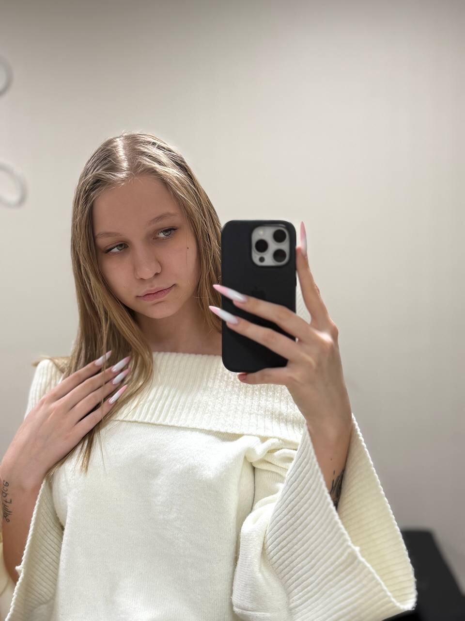XXX Porn Photo of Nude HollyGibson 15