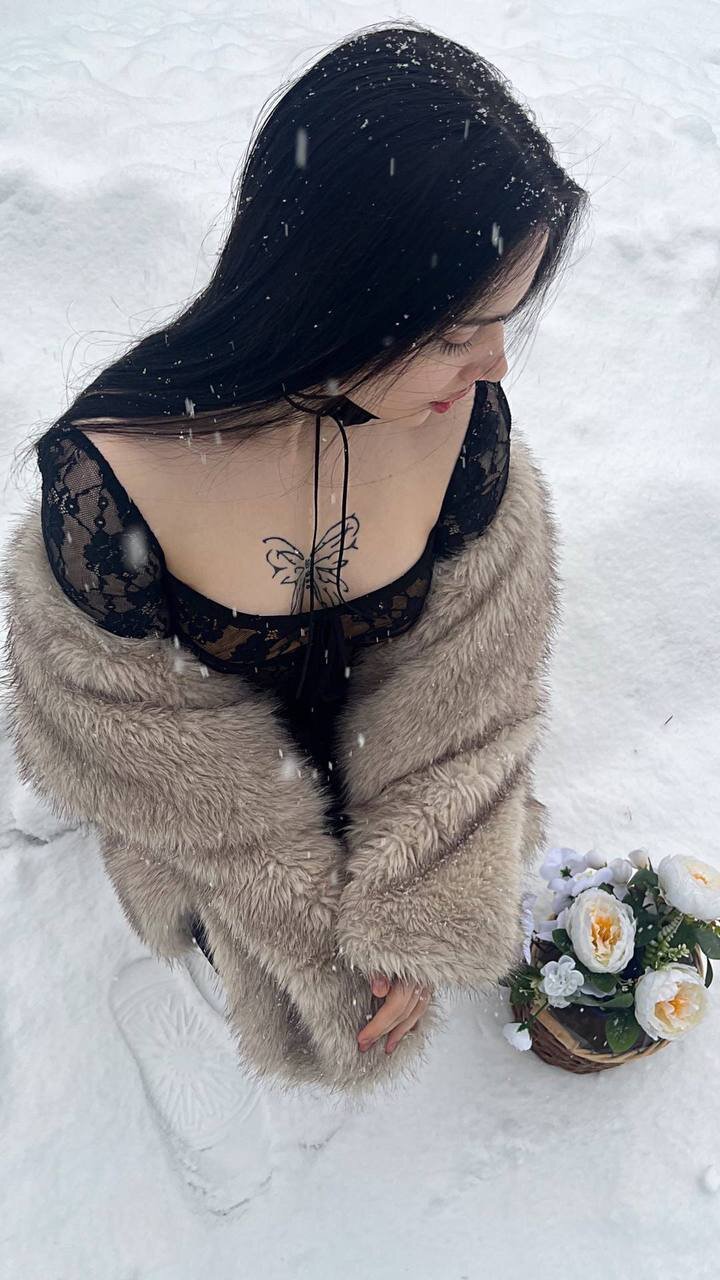 XXX Porn Photo of Nude Mona_Fox 1