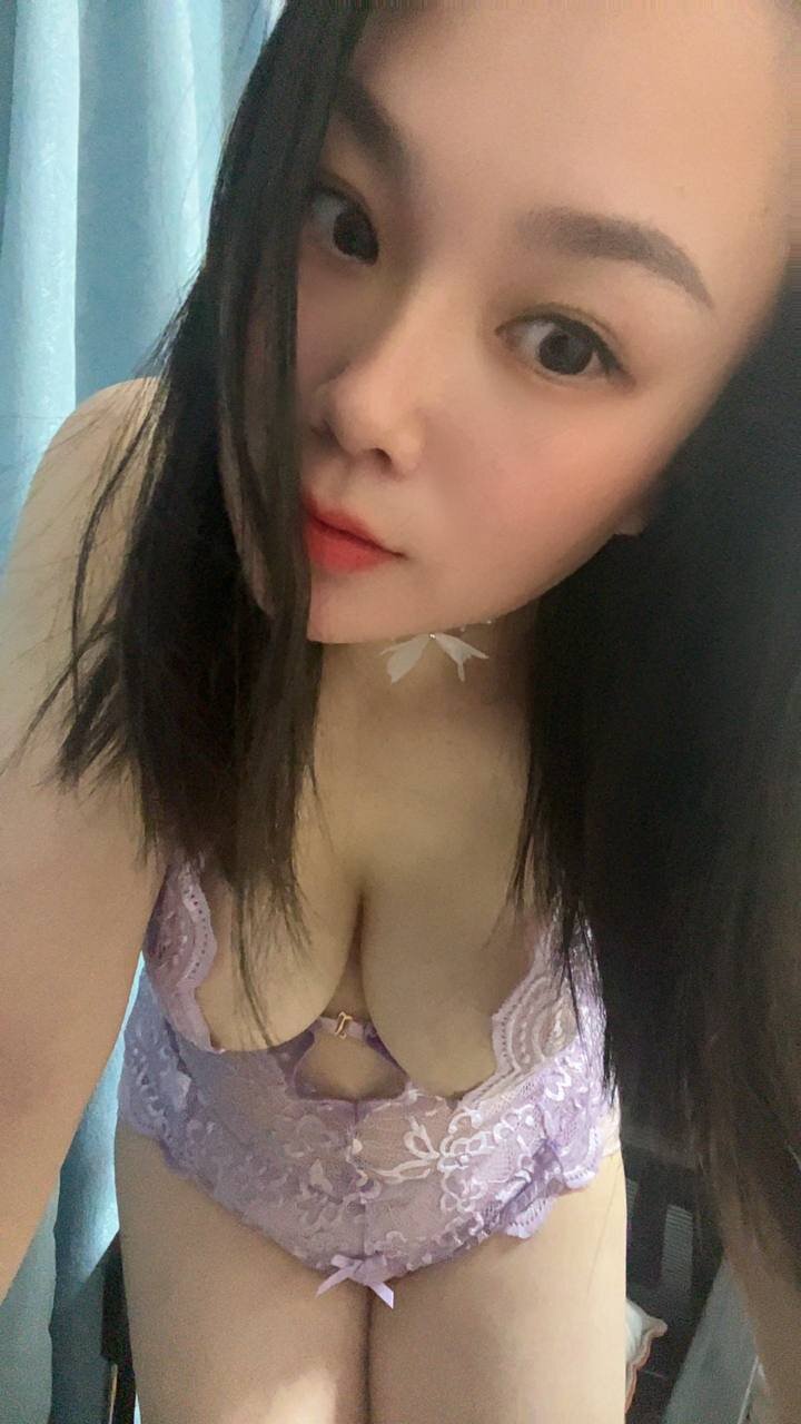 XXX Porn Photo of Nude tw-banana 2