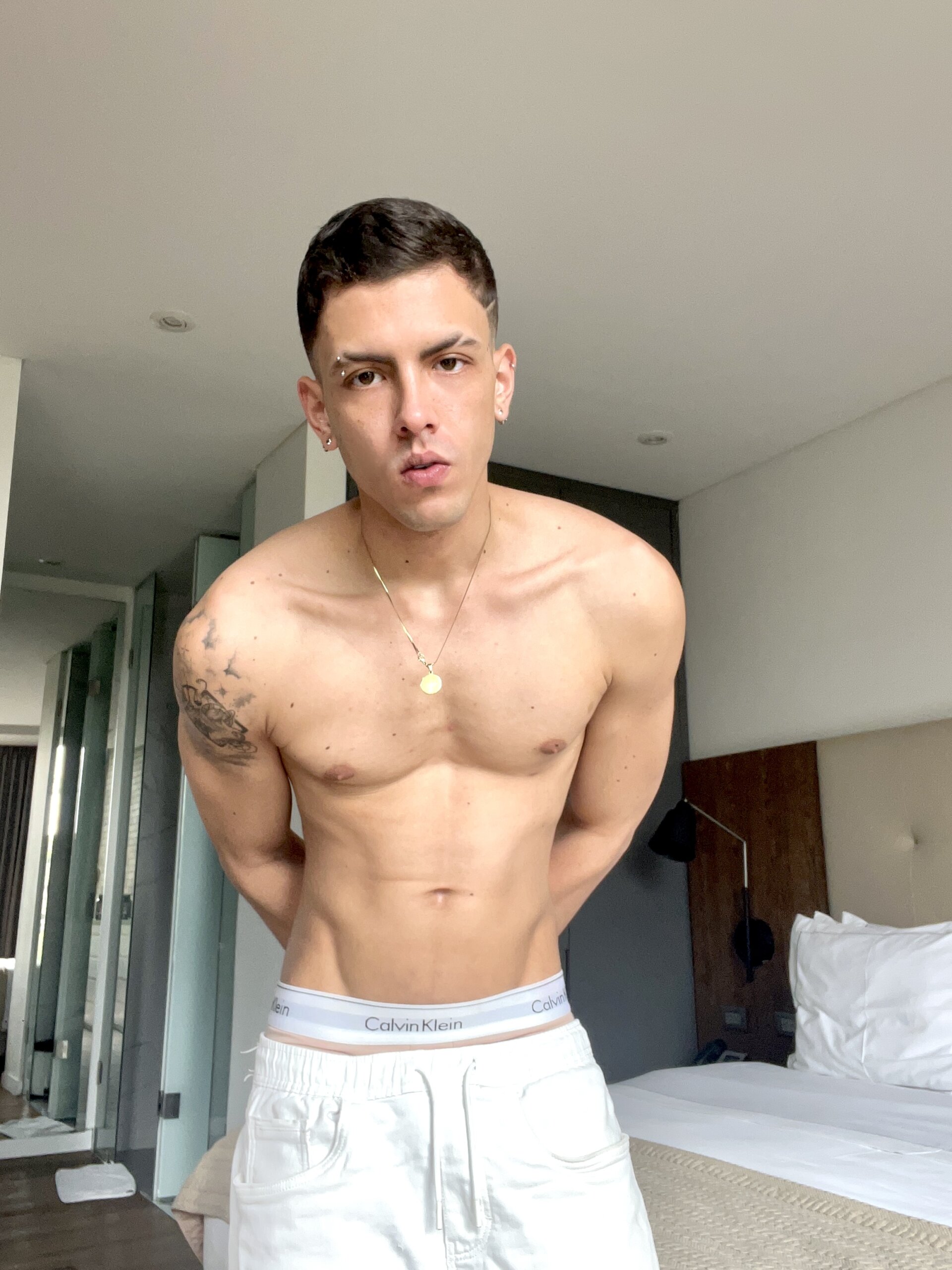 XXX Porn Photo of Nude Medellin_Boy 9