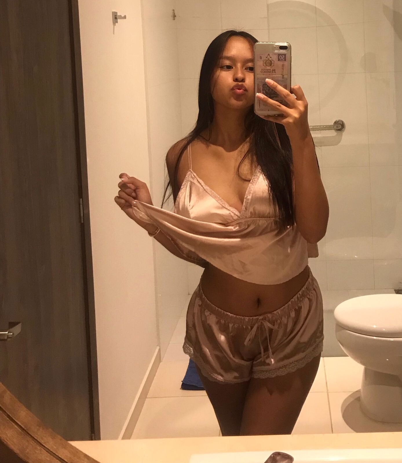 XXX Porn Photo of Nude Emilybateee 4
